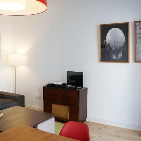 Two Bedroom Apt In Historic Location! Close To The River Лиссабон Экстерьер фото