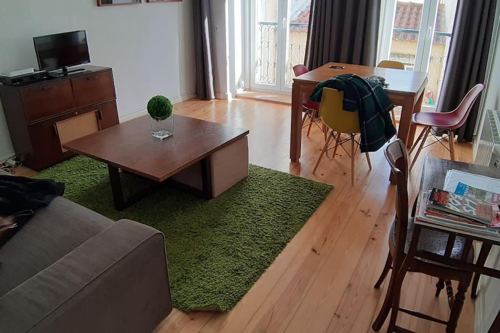 Two Bedroom Apt In Historic Location! Close To The River Лиссабон Экстерьер фото